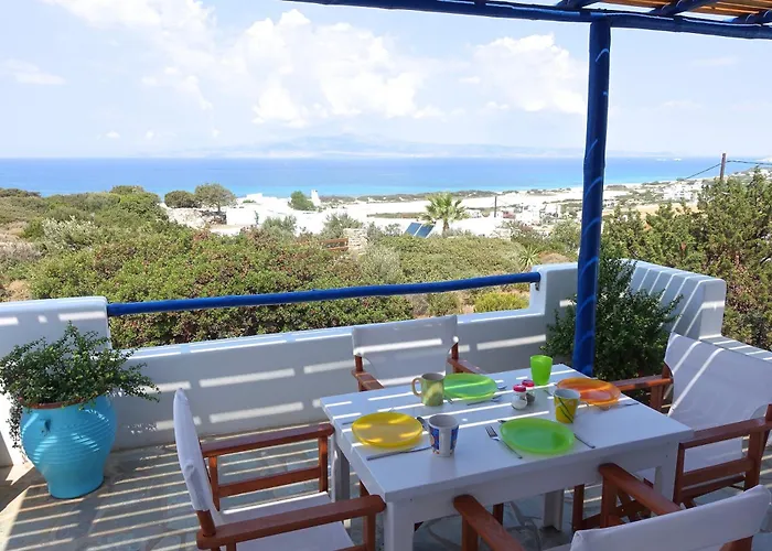 H - Kamari Village Tatil Evi *