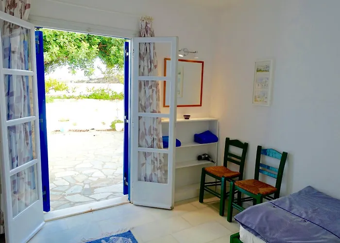 H - Kamari Village Tatil Evi *