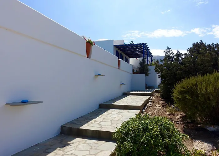 H - Kamari Village *